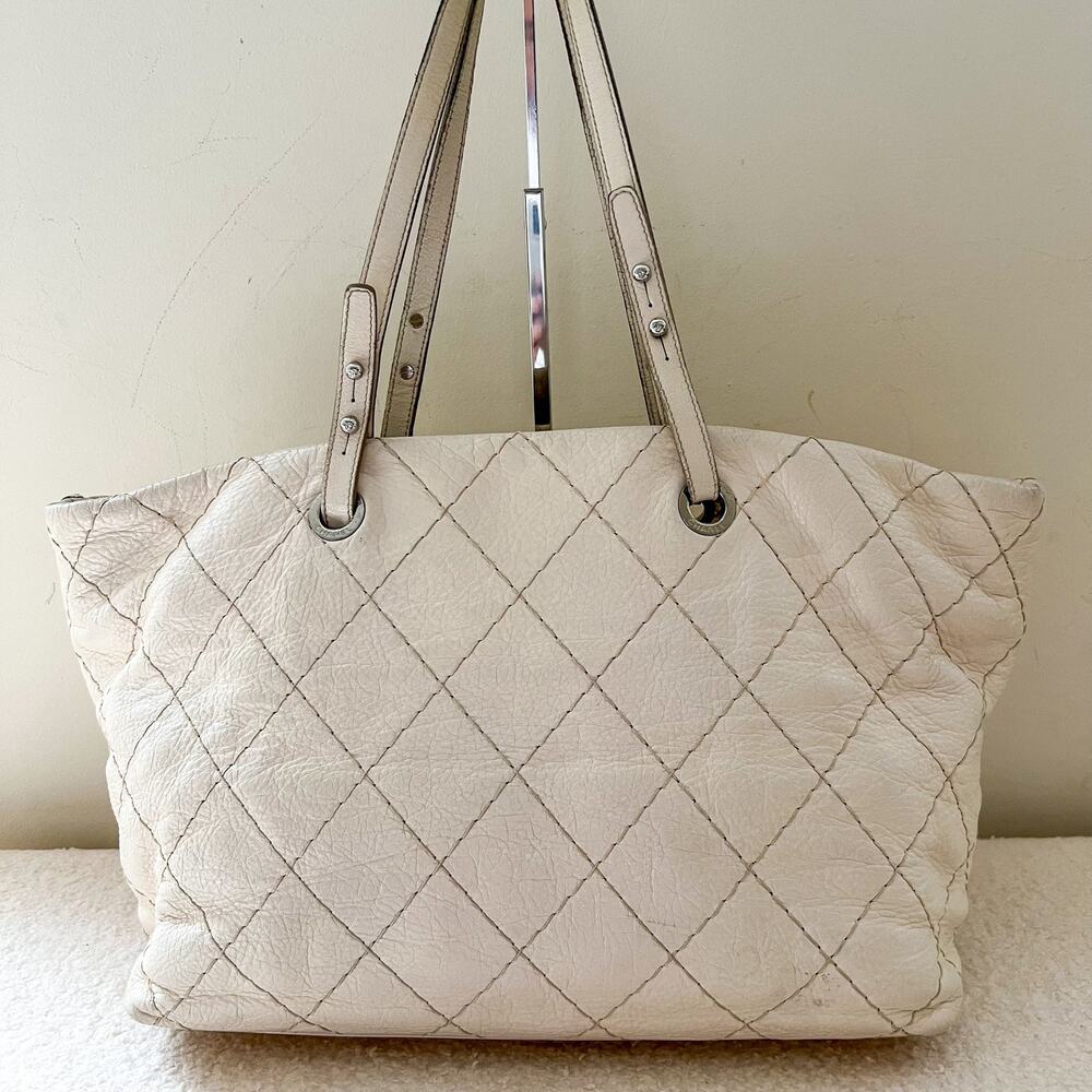 CHANEL On the Road Cream Leather Large Tote - Picture 3 of 15